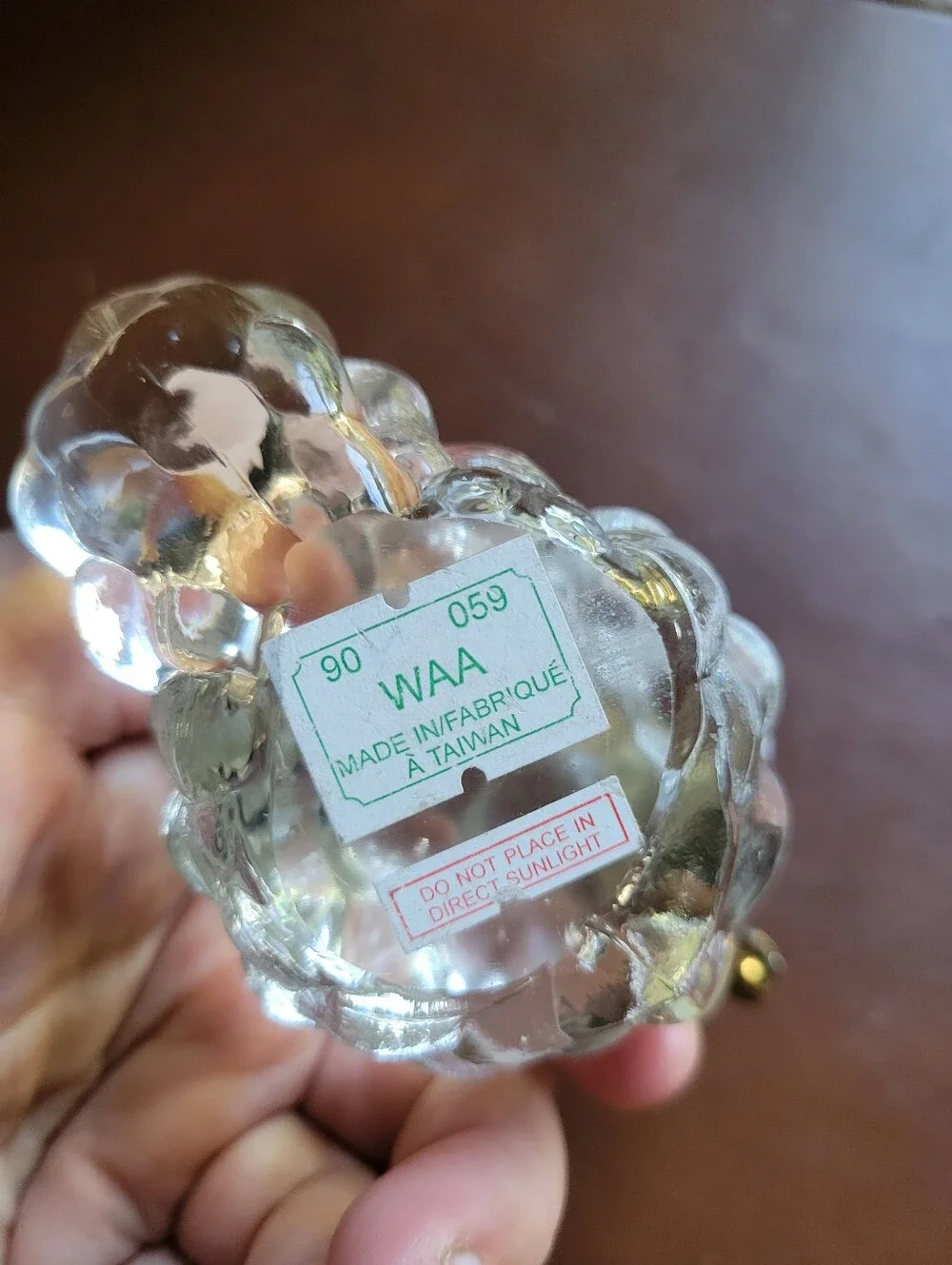 Vintage Grape Cluster Paperweight Clear Crystal Gold Tone Leaf Decor Art Glass
